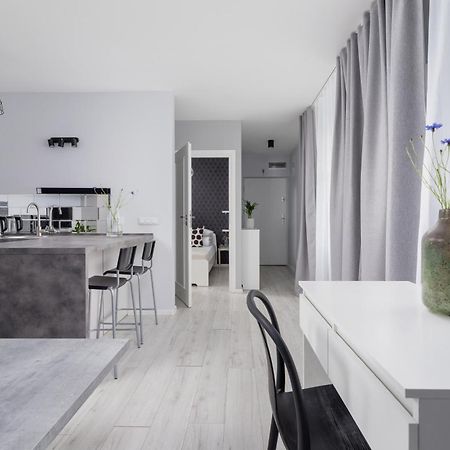One Bedroom Apartment With A Balcony - Dietla 109 Street Краків Екстер'єр фото